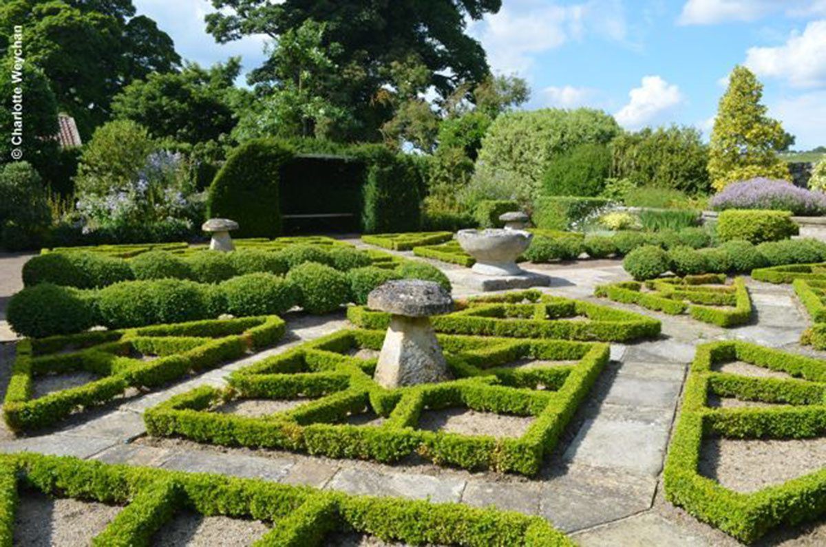 占地一英亩的杰作花园-英国赫特顿花园 Herterton House Gardens