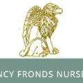 Fancy Fronds Nursery 苗圃标志 — 金线狮子与苗圃名称字样