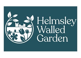 英国赫尔姆斯利围墙花园 logo，深青底配城堡花卉圆形徽章与 Helmsley Walled Garden 字样