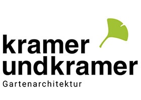 Kramer und Kramer标志:黑色窄体字kramer und kramer,下方Gartenarchitektur,右上角一枚黄绿色叶片符号